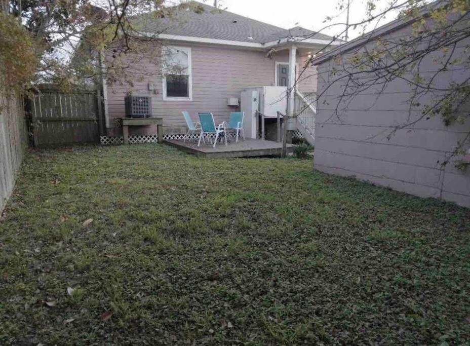 The Dusty Rose Chateau. Galveston Exterior photo